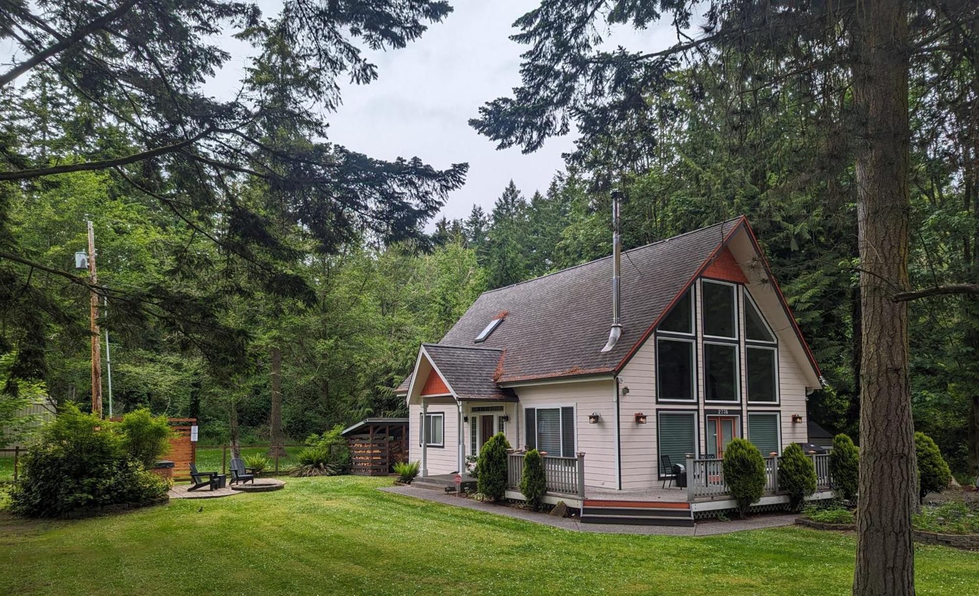 Fox Paws Luxury Cabin - Hot Tub, Fire Pit & Pines! Hansville Extérieur photo