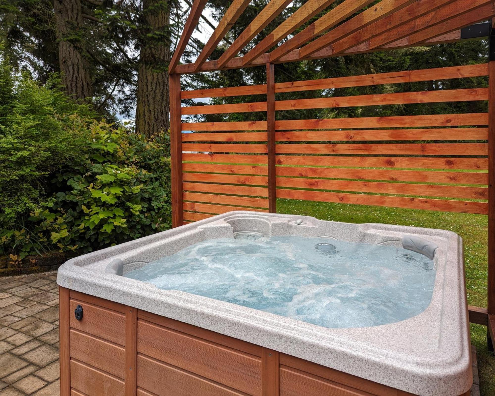 Fox Paws Luxury Cabin - Hot Tub, Fire Pit & Pines! Hansville Extérieur photo